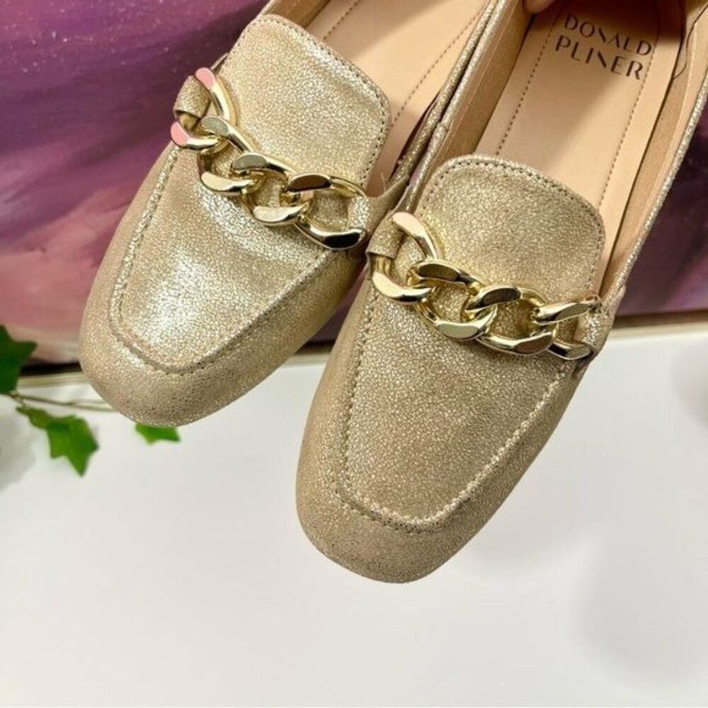 Donald Pliner Bethany Leather Loafer, In Pale Gold Size 6.5 - Picture 7 of 12